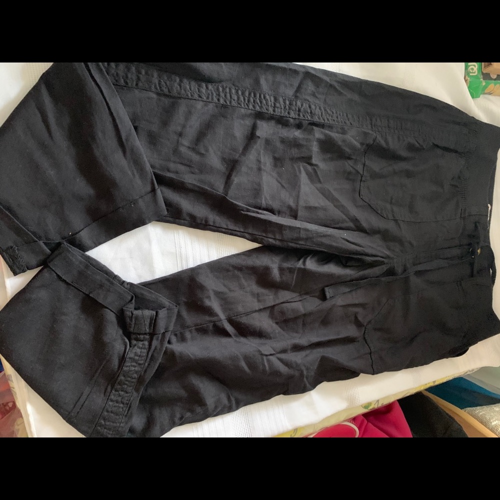 Women’s black SO capris size small